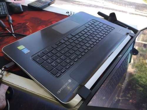*MASSIVE 17" HP PAVILION 17*BEATS AUDIO*i5-4210U*NVIDIA 820M*8GB RAM*1000GB*HD+*